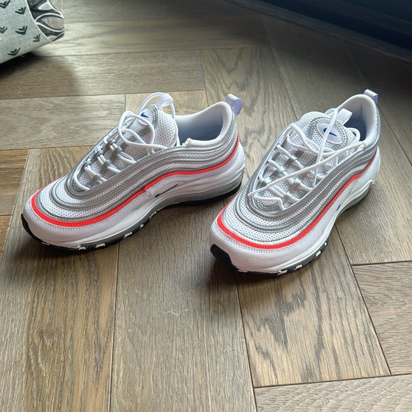 Nike Wmns Air Max 97 Essential “Flash Crimson Silver” - Picture 2 of 4